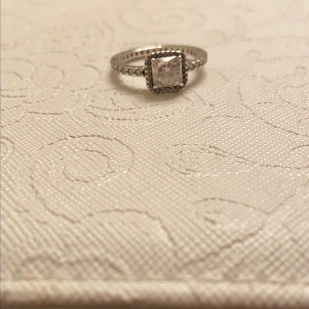 Timeless elegance pandora ring - Picture 2 of 2